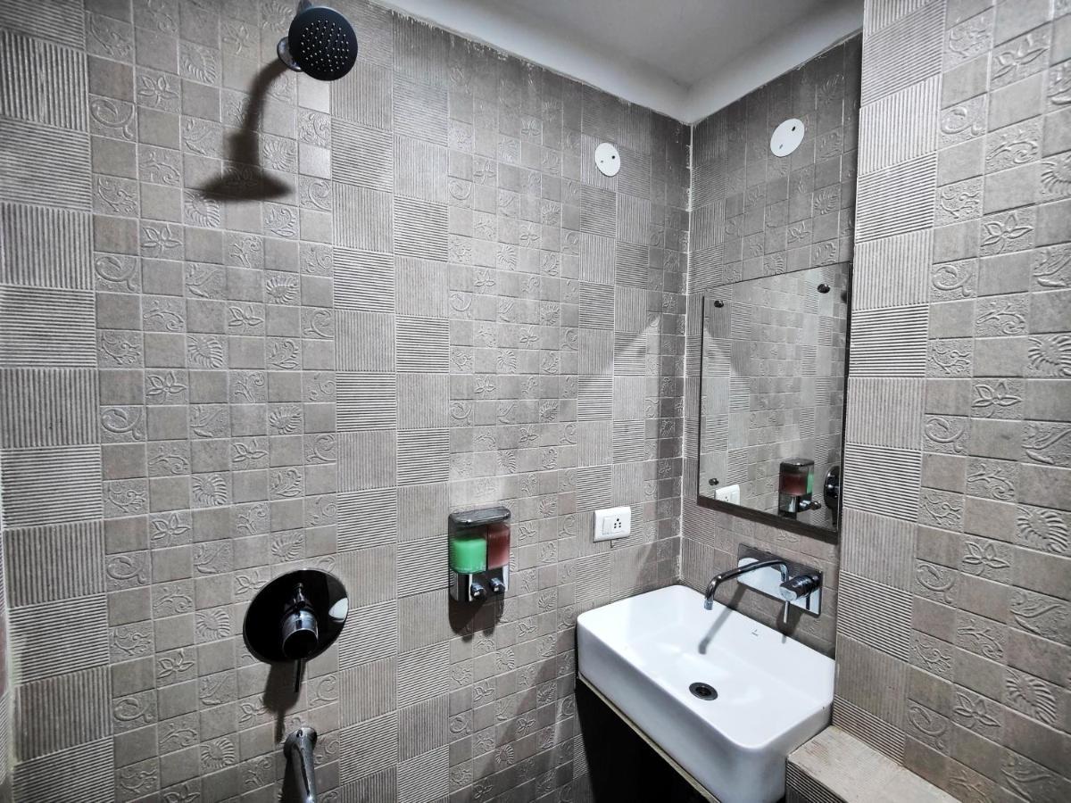Hotel 21 Next To Chd Railway Station Chandīgarh Dış mekan fotoğraf
